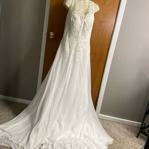 Plus size Wedding Dress Formal size 16 White